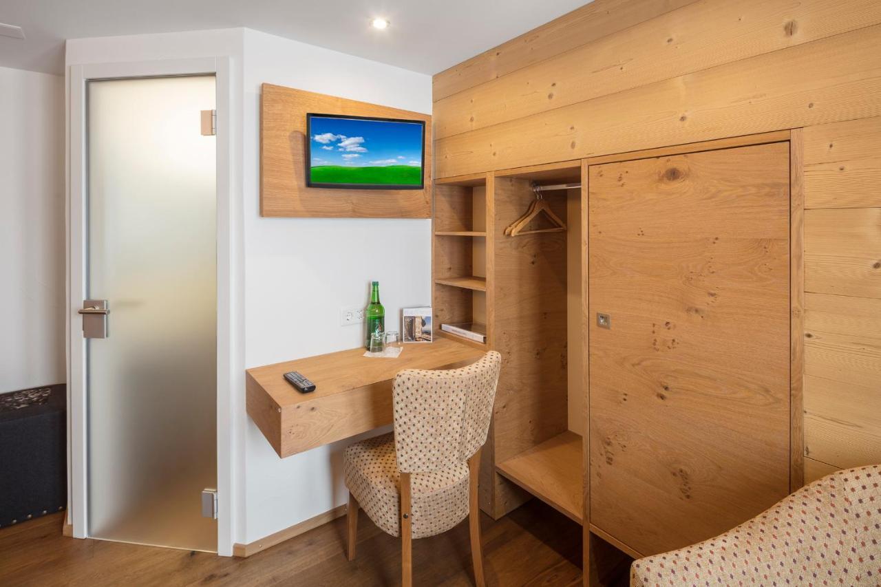 Hotel Edelweiss Blatten Loetschental Luaran gambar